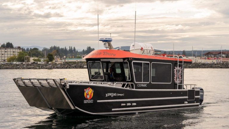 A Homalco Tours boat